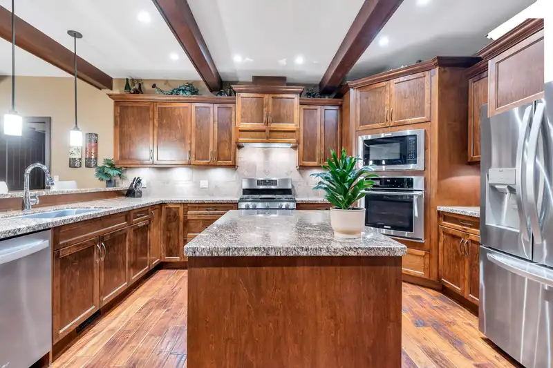 26580 124 AVENUE - photo 4 of 40