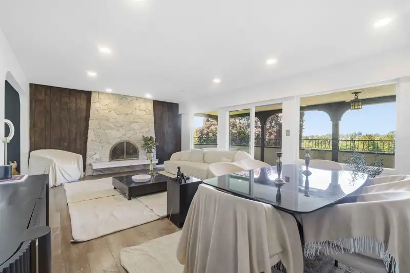 5478 HEATHDALE COURT - photo 4 of 30