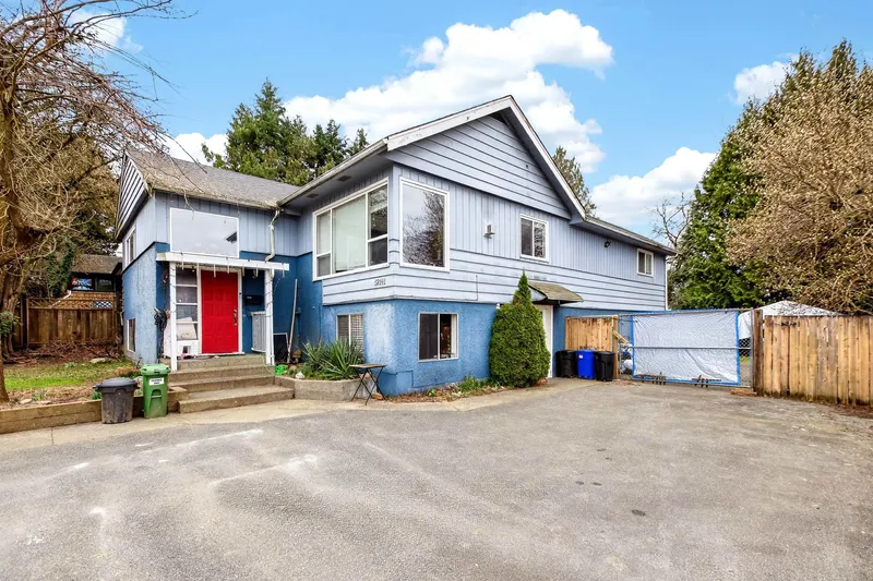 12141 230 STREET - photo 4 of 25