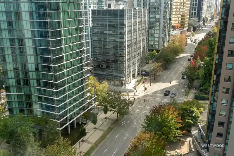 1708 1367 ALBERNI STREET - photo 3 of 29