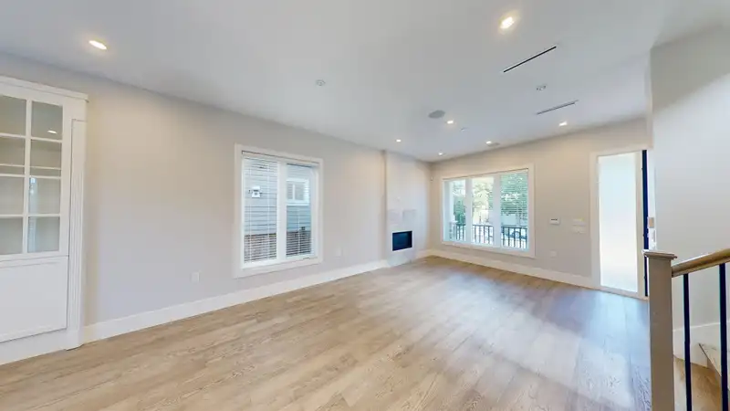 3345 PARKER STREET - photo 4 of 31