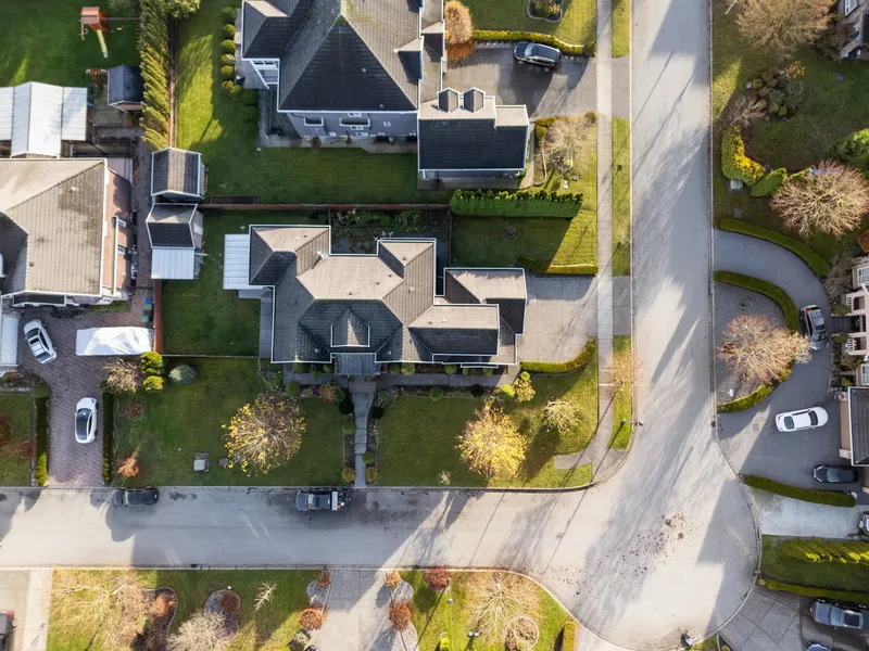 17120 85A AVENUE - photo 3 of 25