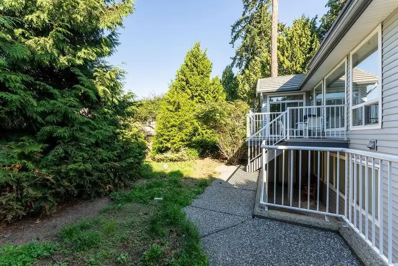 7350 147A STREET - photo 4 of 35