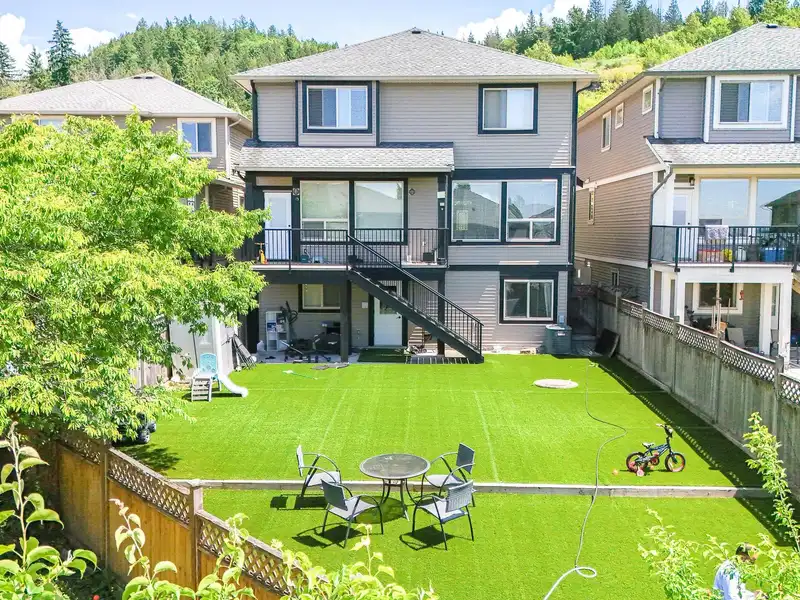 10553 248 STREET - photo 2 of 40