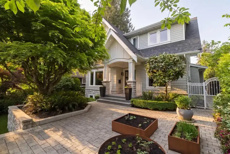 4021 W 34TH AVENUE - photo 1 of 40