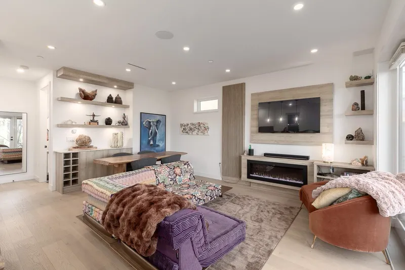 4372 W 13TH AVENUE - photo 4 of 25