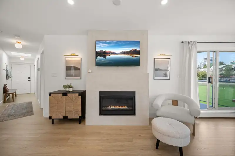 305 15233 PACIFIC AVENUE - photo 1 of 32