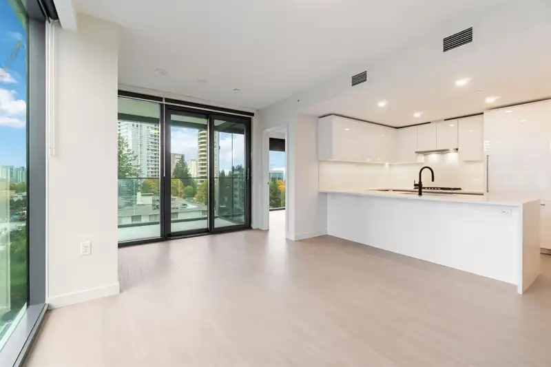 404 5987 WILSON AVENUE - photo 2 of 15