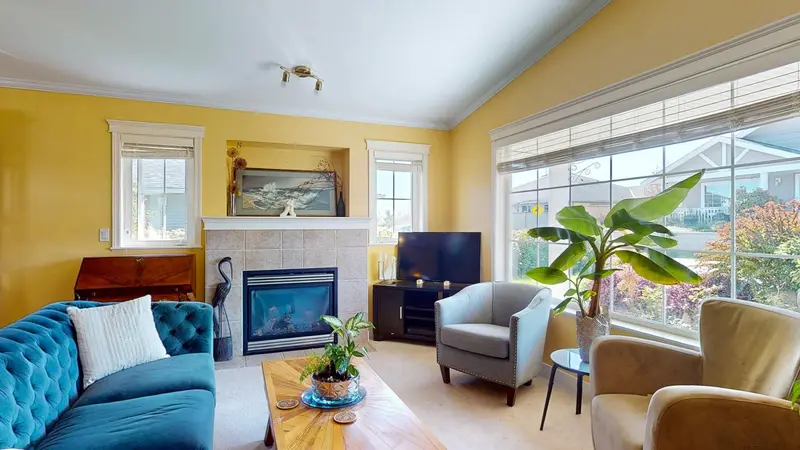 5722 EMILY WAY - photo 2 of 25