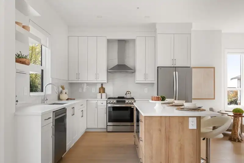 9 20645 68 AVENUE - photo 1 of 29