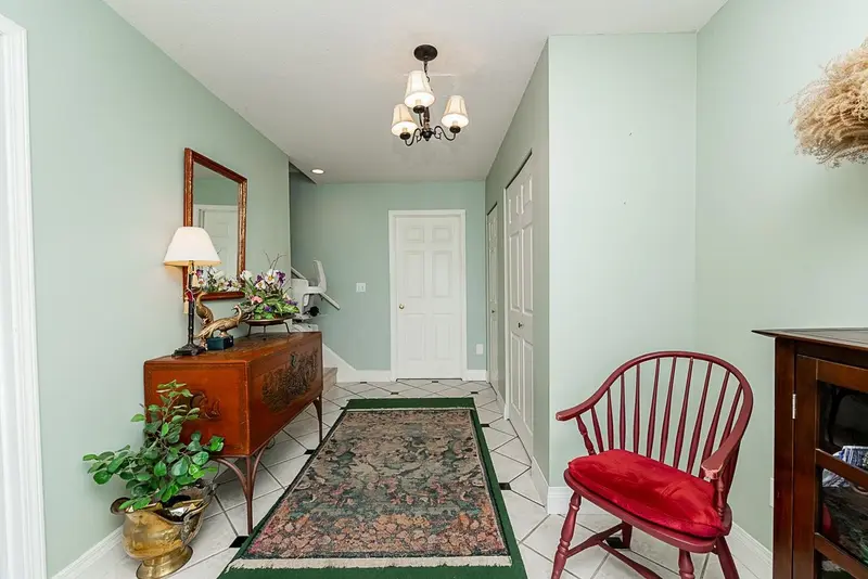 7652 SAPPHIRE DRIVE - photo 4 of 25