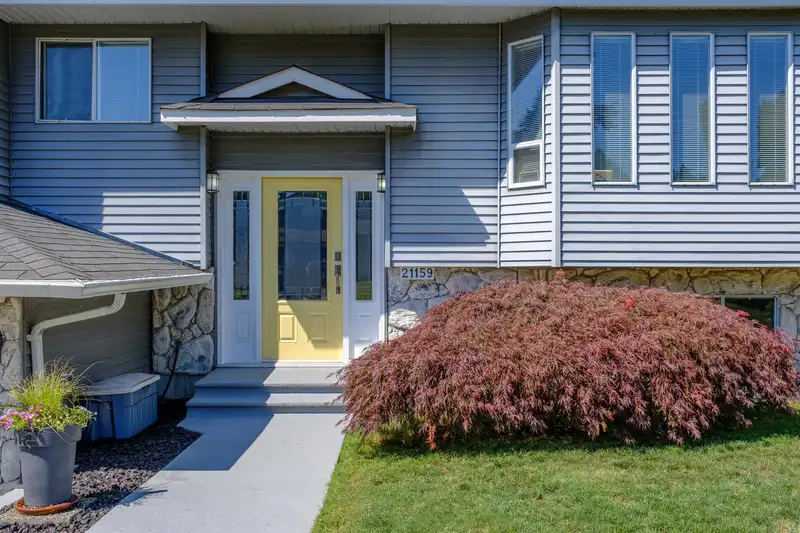 21159 DOUGLAS AVENUE - photo 3 of 34