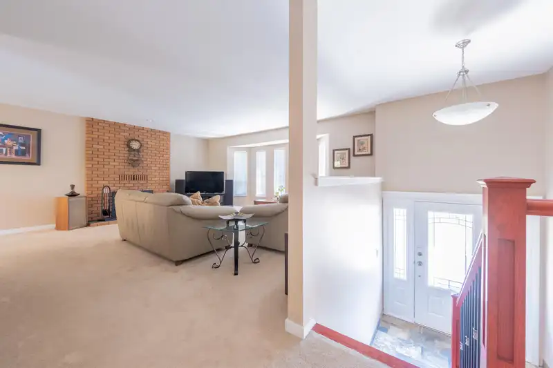 21159 DOUGLAS AVENUE - photo 4 of 34