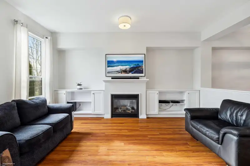 18025 70 AVENUE - photo 3 of 30