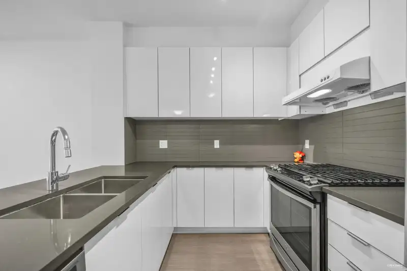 120 15137 33 AVENUE - photo 2 of 29