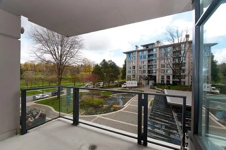 320 4685 VALLEY DRIVE - photo 1 of 16