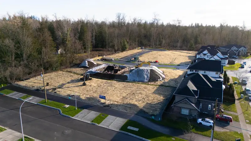 7660 156 STREET - photo 4 of 6