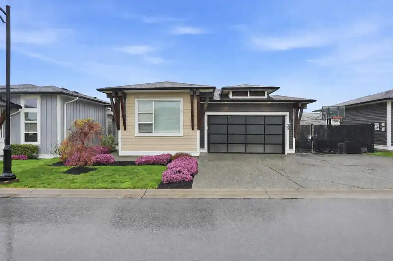 35 46213 HAKWELES ROAD - photo 1 of 40
