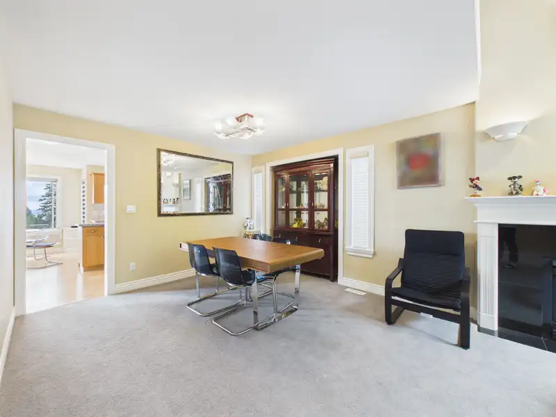 3010 MAPLEWOOD COURT - photo 4 of 36