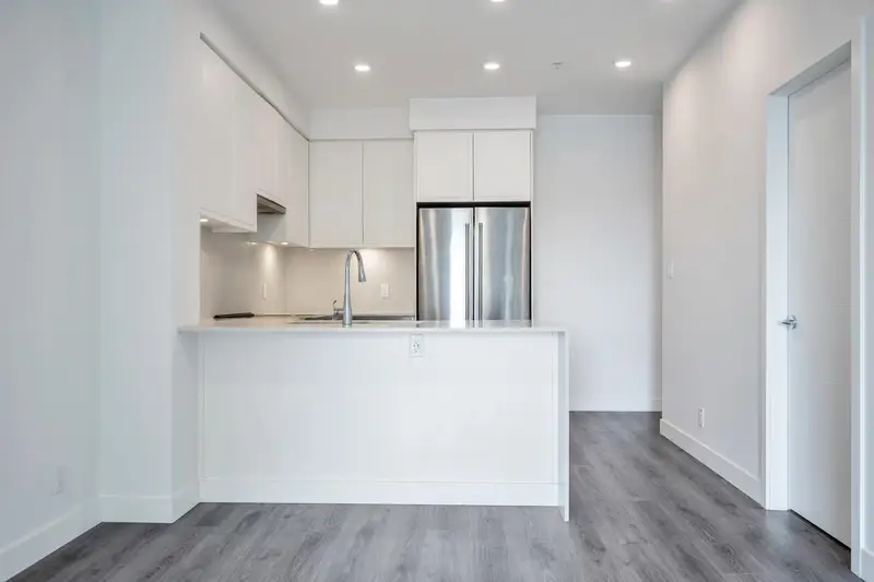 503 700 CLARKE ROAD - photo 3 of 25