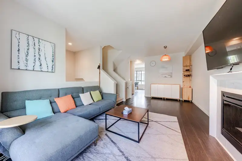54 5510 ADMIRAL WAY - photo 3 of 40