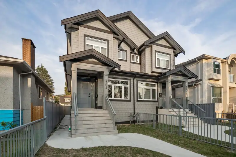 5392 DUMFRIES STREET - photo 1 of 33