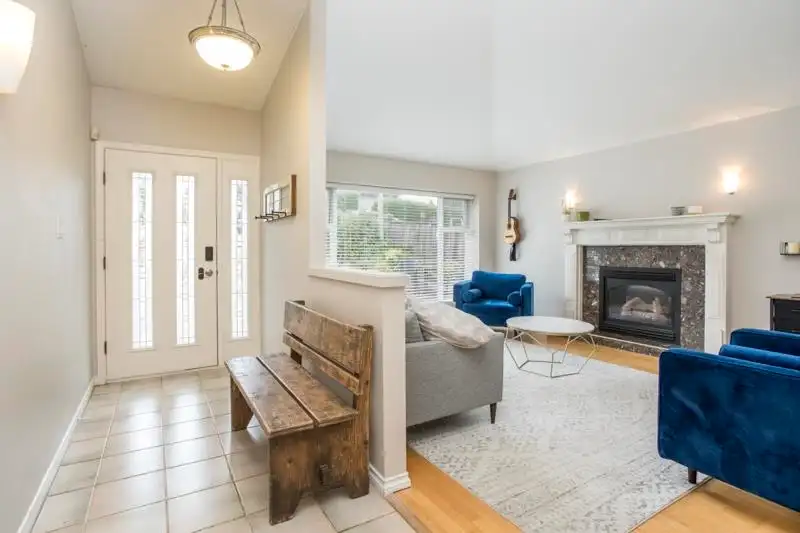 380 55A STREET - photo 4 of 40