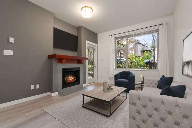 109 675 PARK CRESCENT - photo 1 of 40
