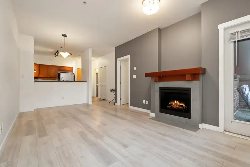 109 675 PARK CRESCENT - photo 4 of 40