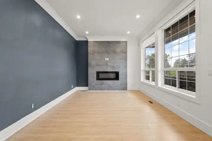 20577 71B AVENUE - photo 4 of 19