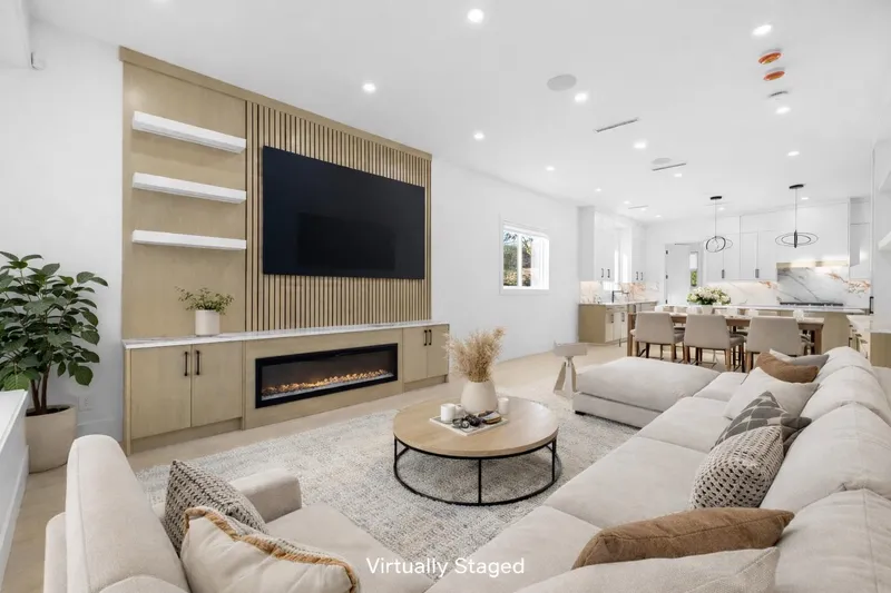 16471 20 AVENUE - photo 2 of 25