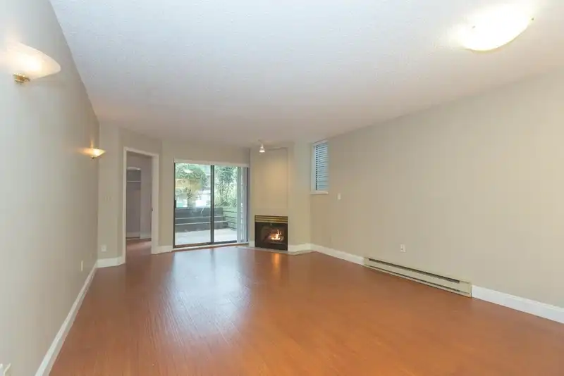 109 2925 GLEN DRIVE - photo 3 of 20