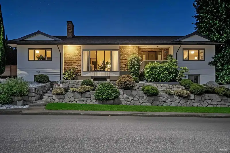 7665 SAPPERTON AVENUE - photo 1 of 39