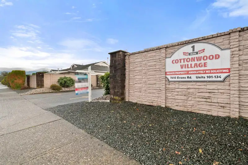 121 7610 EVANS ROAD - photo 1 of 40