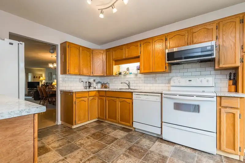 59 32691 GARIBALDI DRIVE - photo 3 of 39