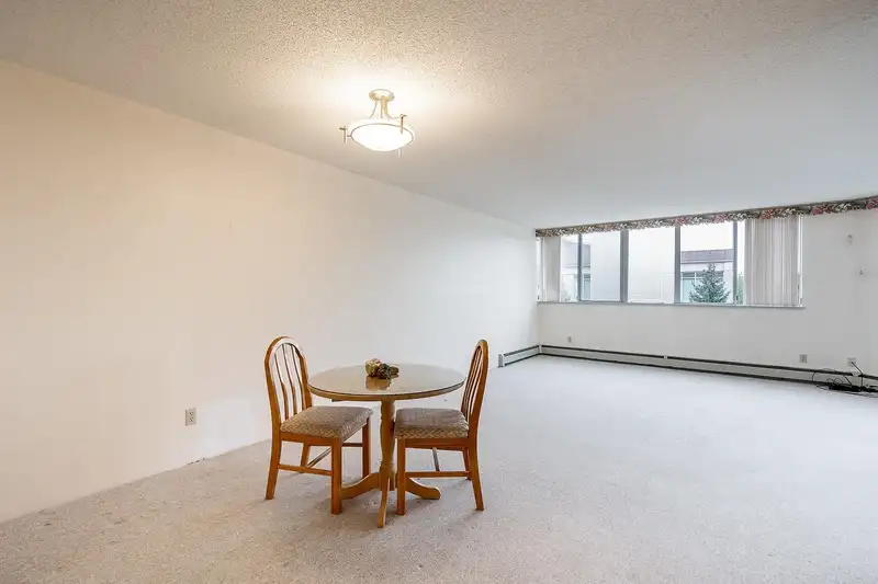 505 11881 88 AVENUE - photo 4 of 35