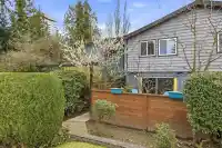 988 HOWIE AVENUE - thumbnail 2