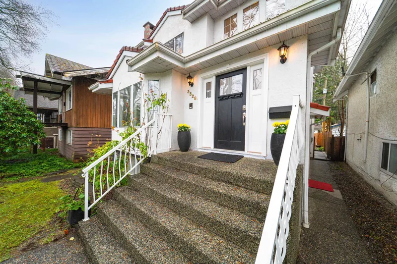 3528 W 10TH AVENUE - photo 2 of 25