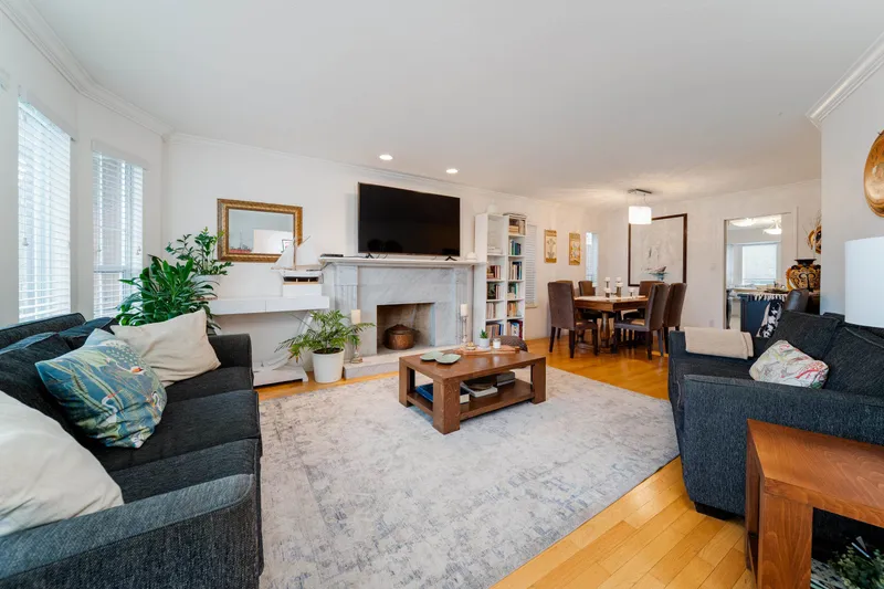 3528 W 10TH AVENUE - photo 4 of 25