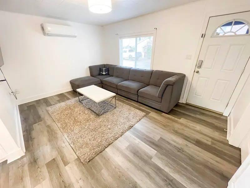 298 HEMLOCK STREET - photo 3 of 25