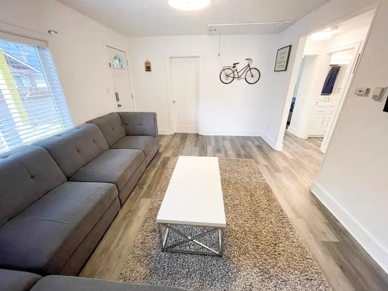 298 HEMLOCK STREET - photo 4 of 25