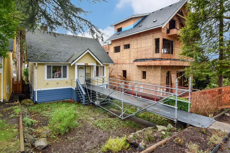 3716 W 29TH AVENUE - photo 2 of 25