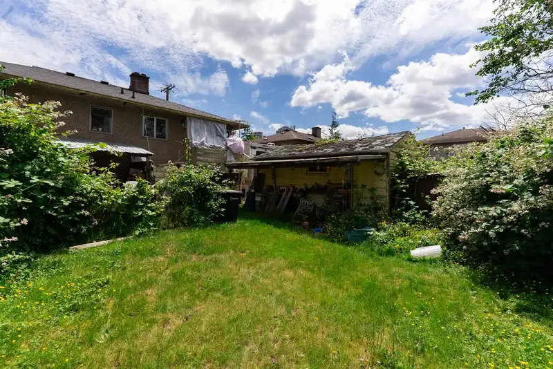7465 ROSEWOOD STREET - photo 2 of 13