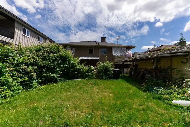 7465 ROSEWOOD STREET - photo 3 of 13