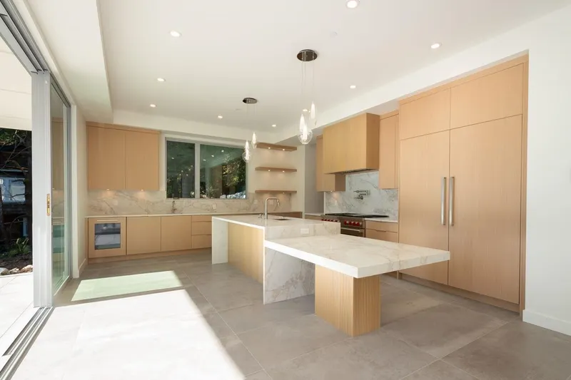 4437 PICCADILLY NORTH - photo 4 of 25