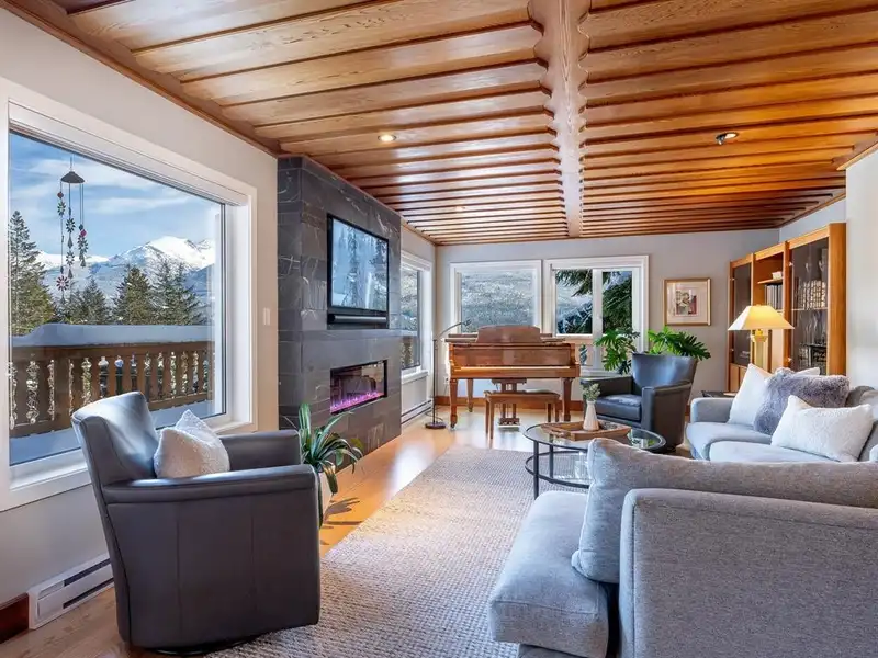 8512 DRIFTER WAY - photo 4 of 29