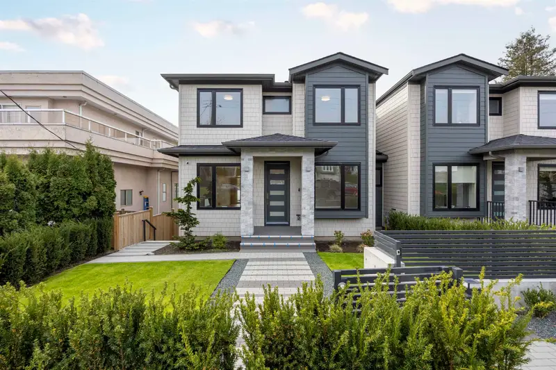 6252 KITCHENER STREET - photo 1 of 25