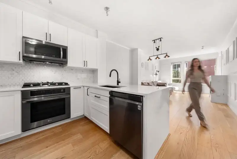 417 119 W 22ND STREET - photo 1 of 40