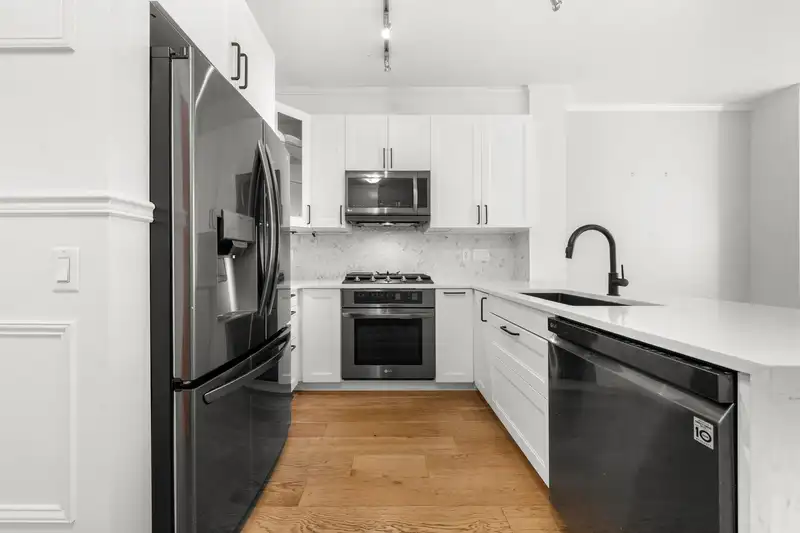 417 119 W 22ND STREET - photo 2 of 40