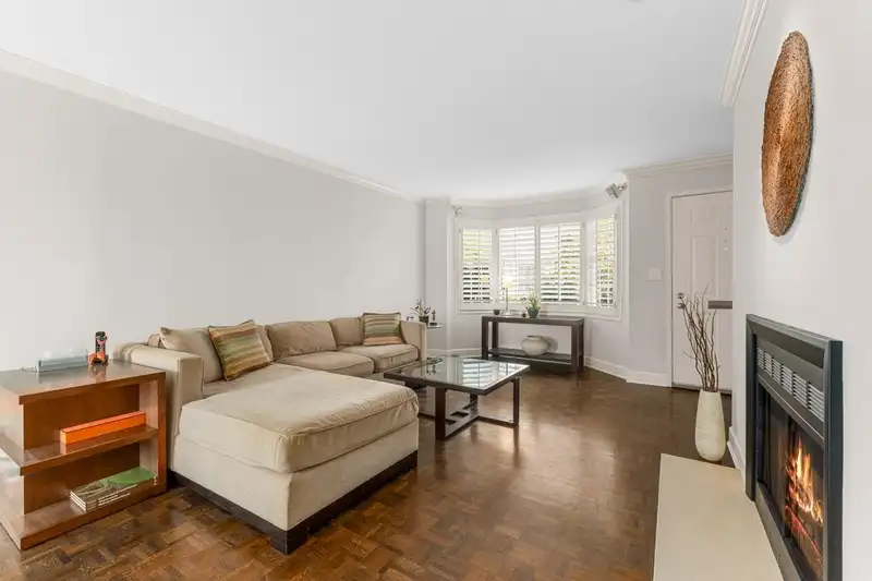 1363 W 7TH AVENUE - photo 4 of 33